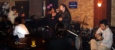 LIVE in Indigo Moon